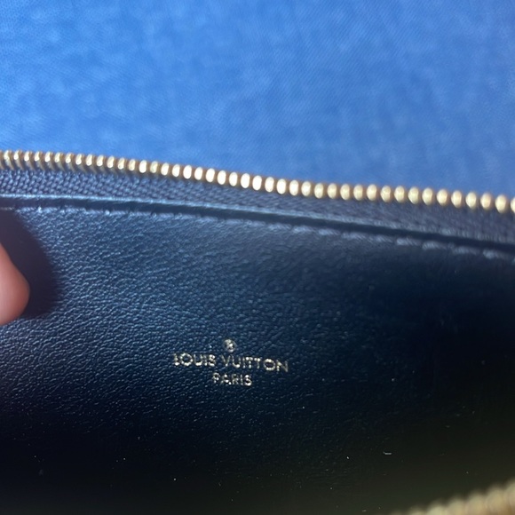 Authentic Louis vuitton flat wallet - Picture 4 of 7
